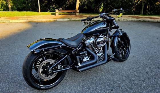 HARLEY-DAVIDSON SOFTAIL BREAKOUT 114 